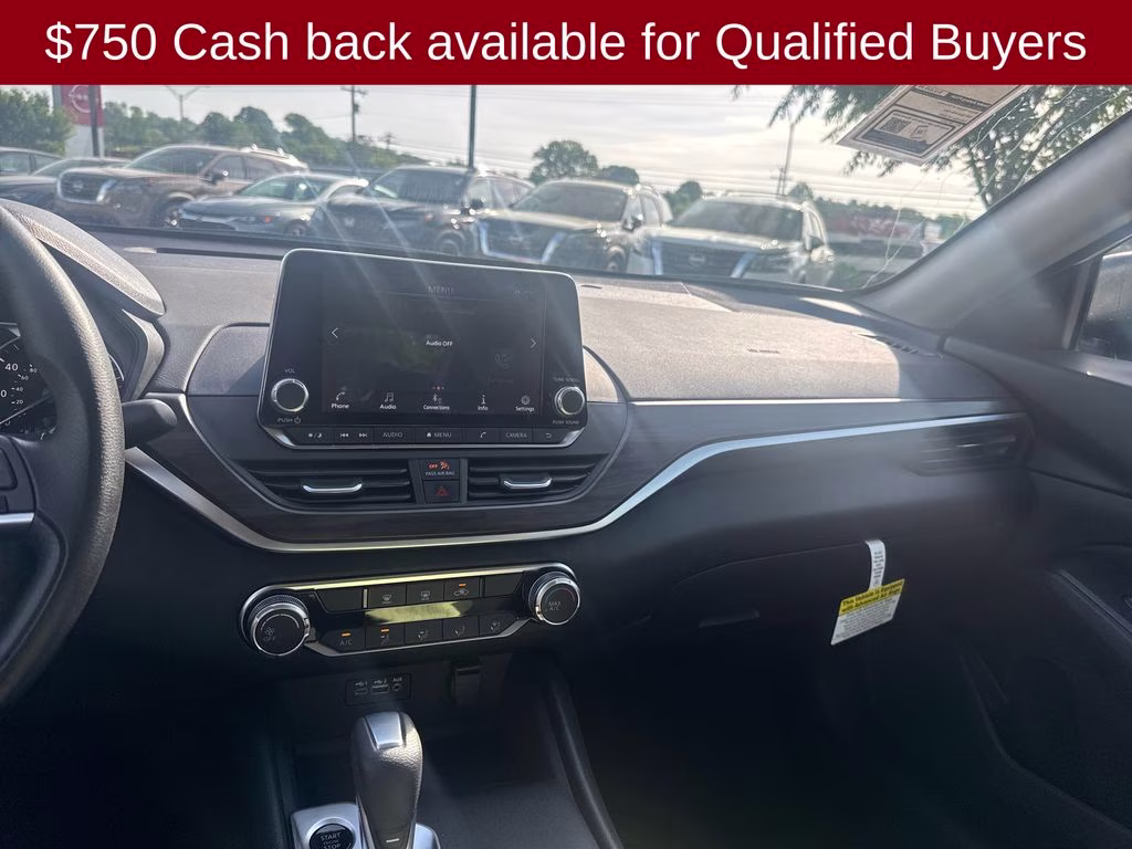 2026 Pearl White Tricoat Nissan Altima 2.5 SV FWD Sedan