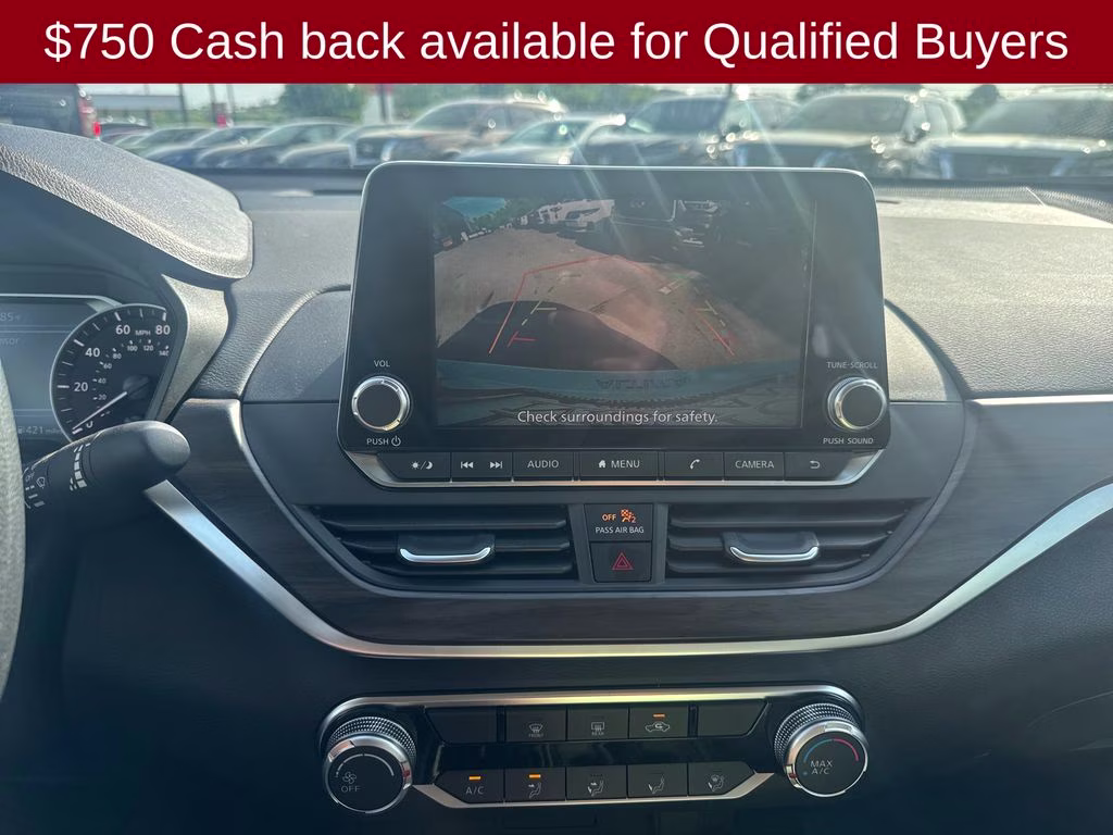2026 Pearl White Tricoat Nissan Altima 2.5 SV FWD Sedan