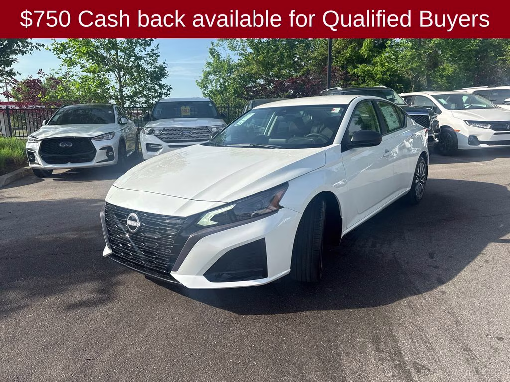 2026 Pearl White Tricoat Nissan Altima 2.5 SV FWD Sedan
