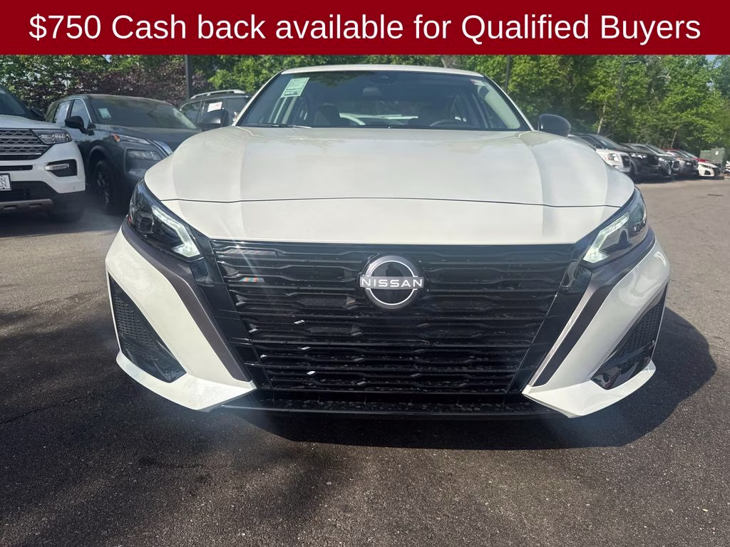 2026 Pearl White Tricoat Nissan Altima 2.5 SV FWD Sedan