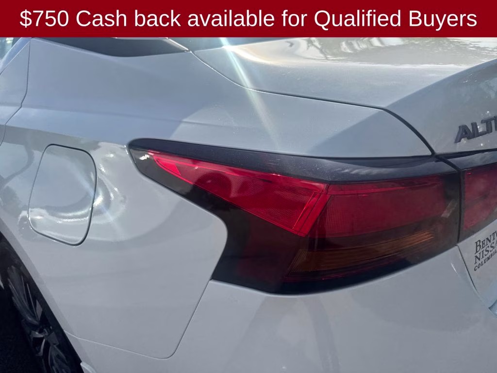 2026 Pearl White Tricoat Nissan Altima 2.5 SV FWD Sedan