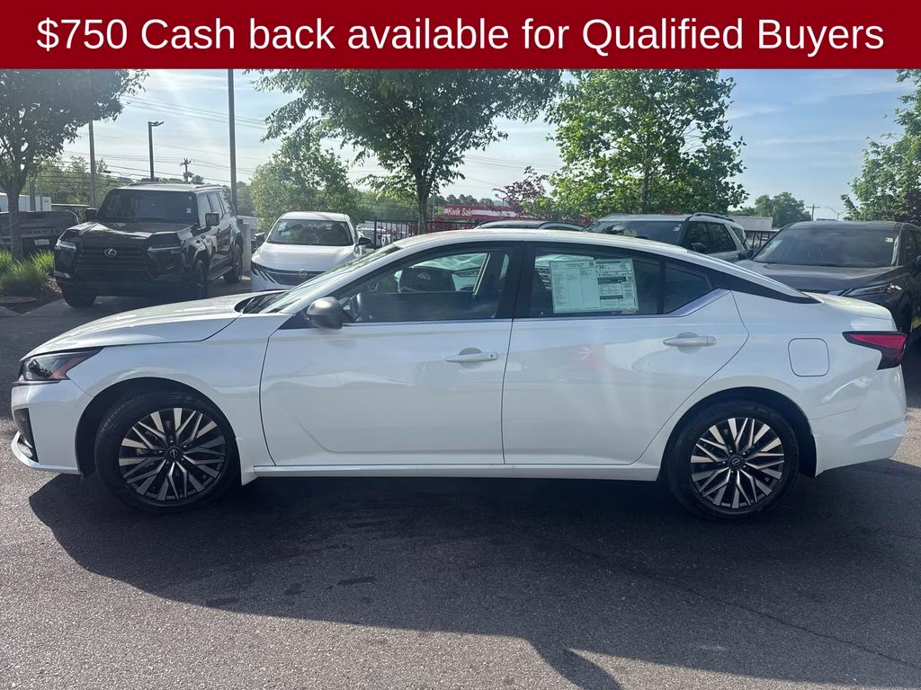 2026 Pearl White Tricoat Nissan Altima 2.5 SV FWD Sedan