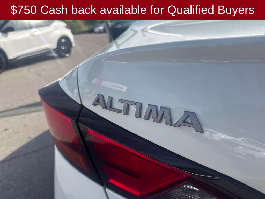 2026 Pearl White Tricoat Nissan Altima 2.5 SV FWD Sedan