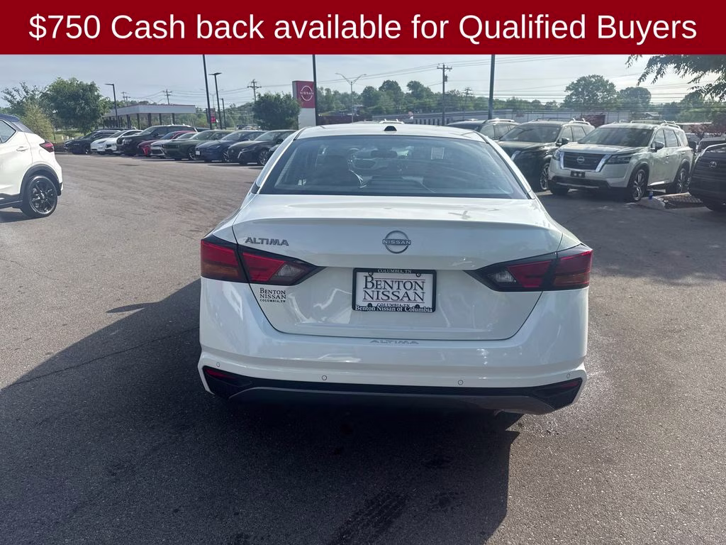 2026 Pearl White Tricoat Nissan Altima 2.5 SV FWD Sedan