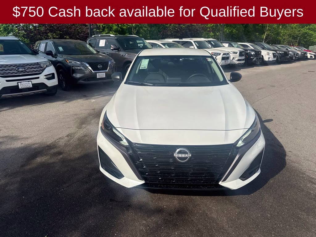 2026 Pearl White Tricoat Nissan Altima 2.5 SV FWD Sedan