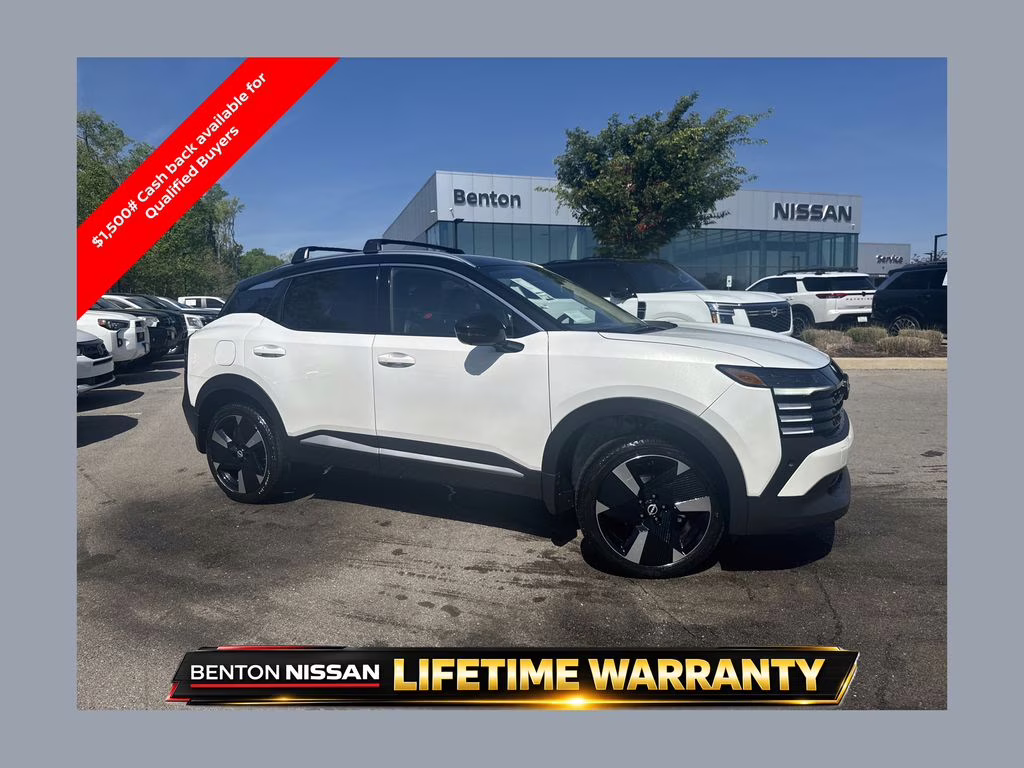 2026 Aspen White/Super Black Nissan Kicks SR FWD SUV