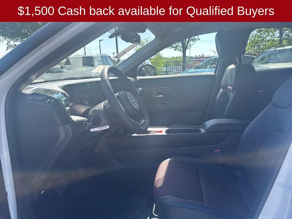 2026 Aspen White/Super Black Nissan Kicks SR FWD SUV