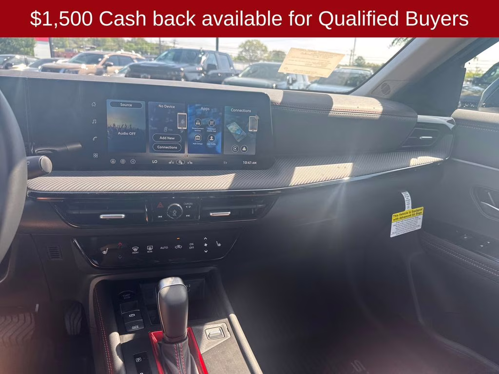 2026 Aspen White/Super Black Nissan Kicks SR FWD SUV
