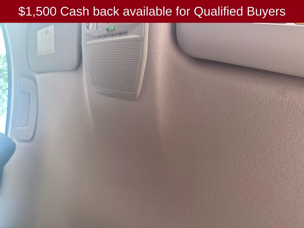 2026 Aspen White/Super Black Nissan Kicks SR FWD SUV