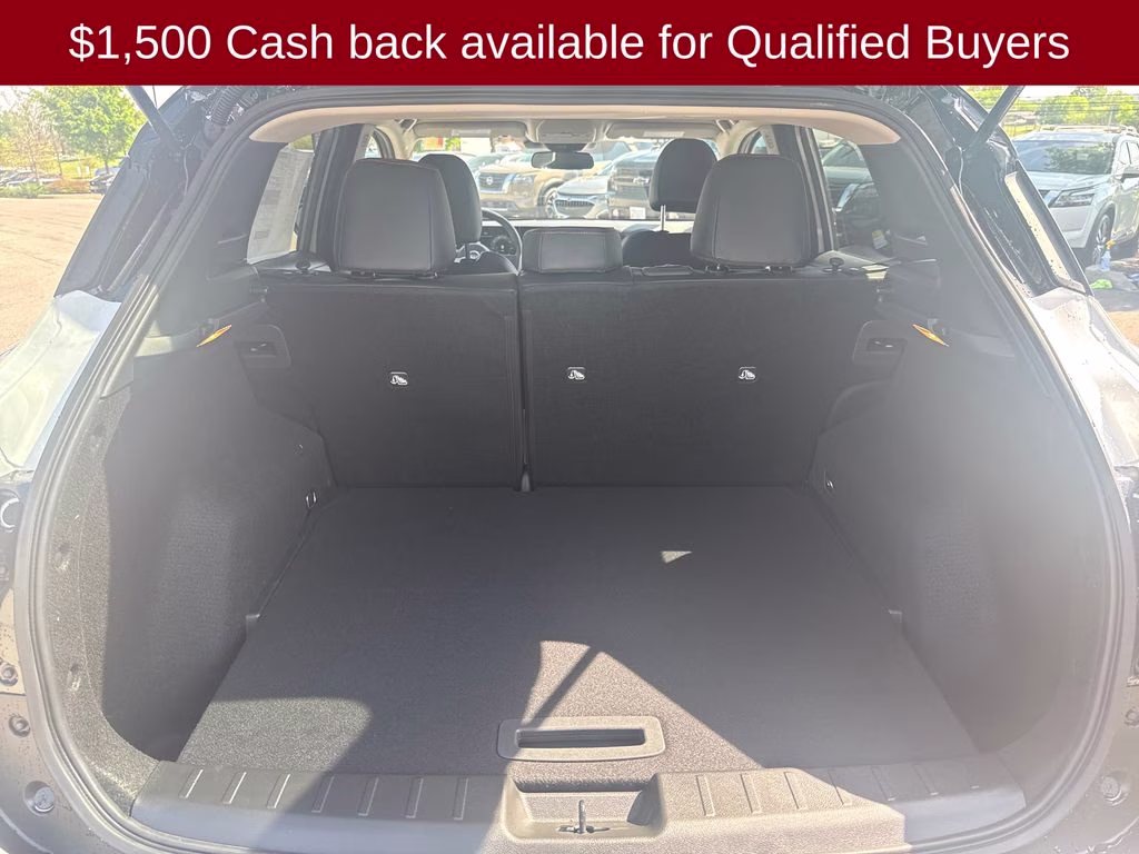 2026 Aspen White/Super Black Nissan Kicks SR FWD SUV