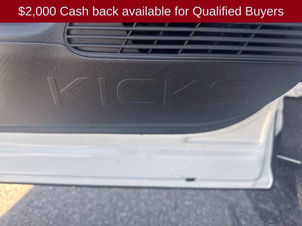 2026 Aspen White/Super Black Nissan Kicks SR FWD SUV