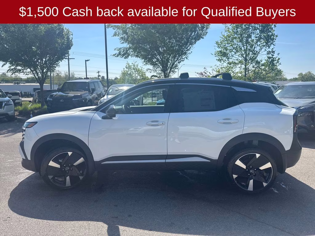 2026 Aspen White/Super Black Nissan Kicks SR FWD SUV