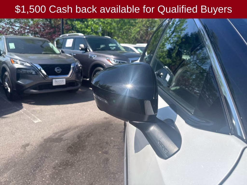 2026 Aspen White/Super Black Nissan Kicks SR FWD SUV