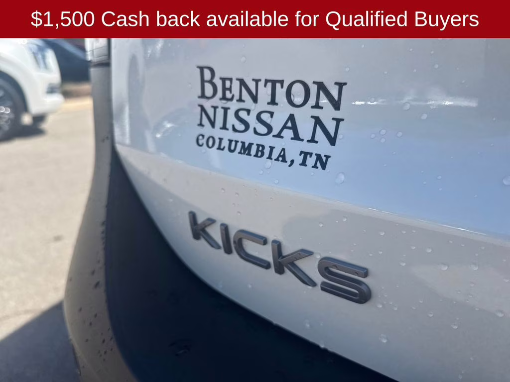 2026 Aspen White/Super Black Nissan Kicks SR FWD SUV