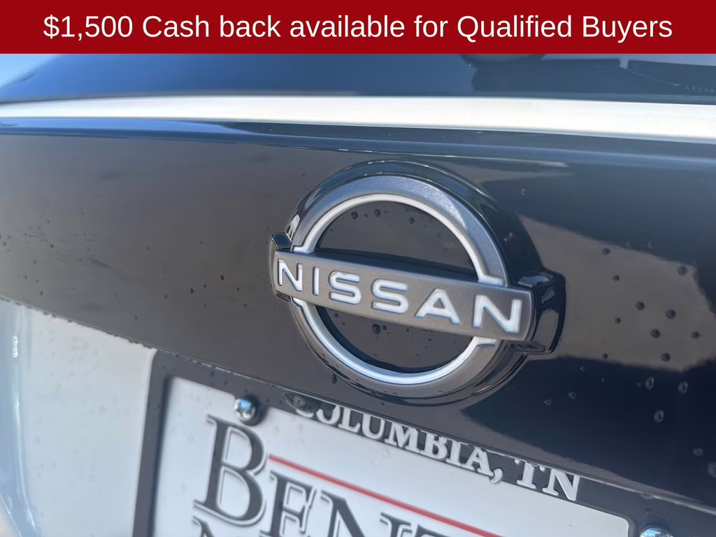 2026 Aspen White/Super Black Nissan Kicks SR FWD SUV