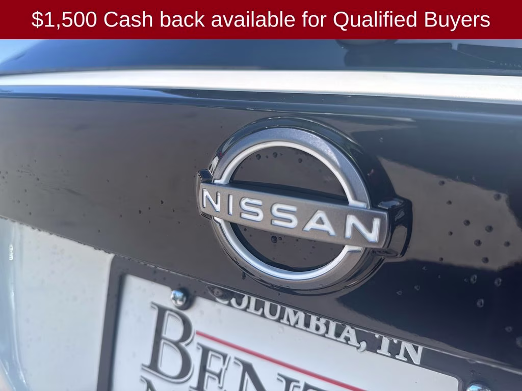2026 Aspen White/Super Black Nissan Kicks SR FWD SUV