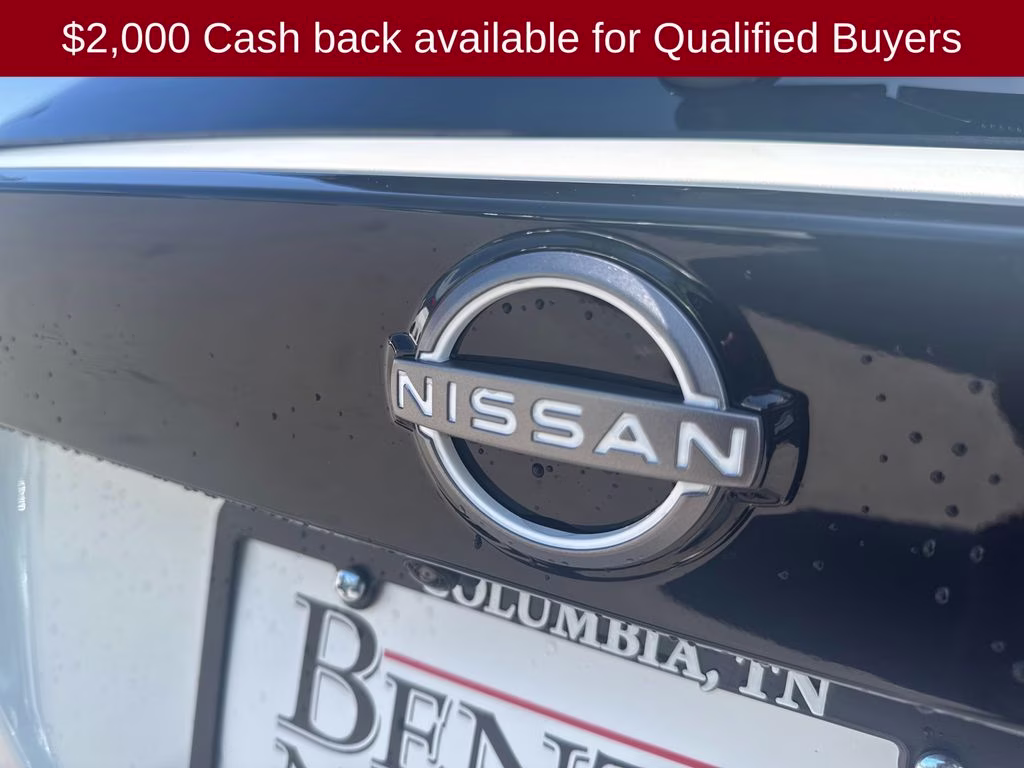 2026 Aspen White/Super Black Nissan Kicks SR FWD SUV