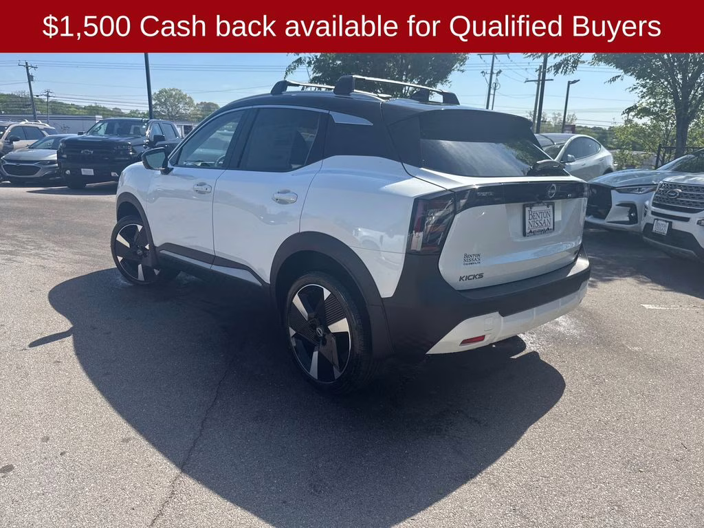 2026 Aspen White/Super Black Nissan Kicks SR FWD SUV