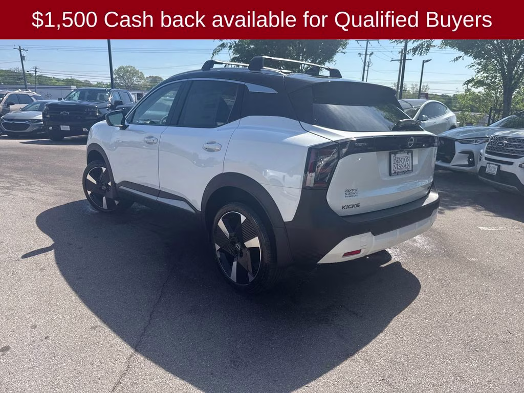 2026 Aspen White/Super Black Nissan Kicks SR FWD SUV