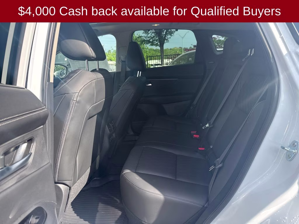 2026 Everest White Pearl Tricoat Nissan Murano Platinum AWD SUV
