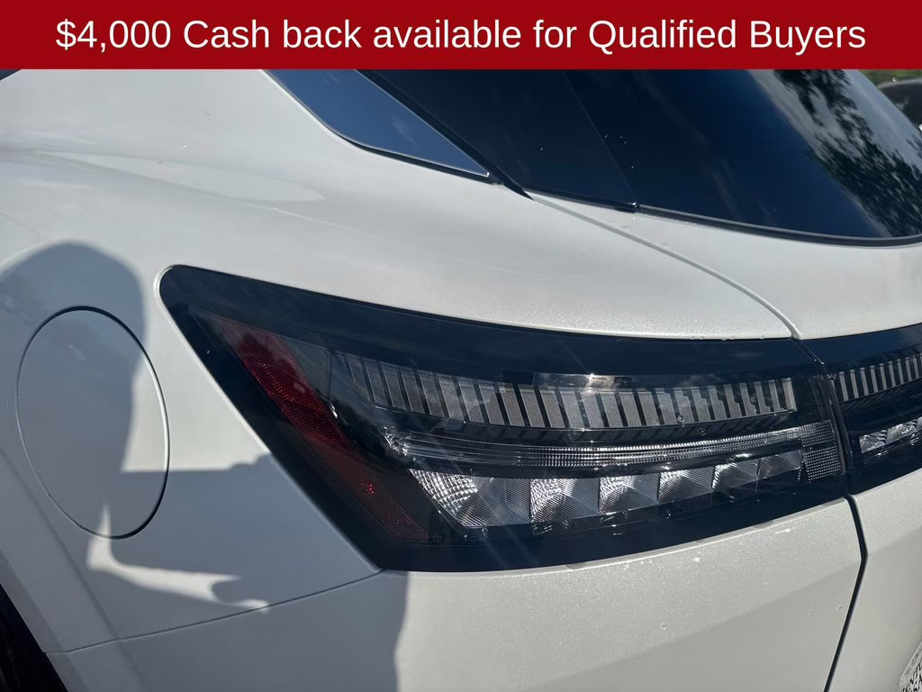 2026 Everest White Pearl Tricoat Nissan Murano Platinum AWD SUV