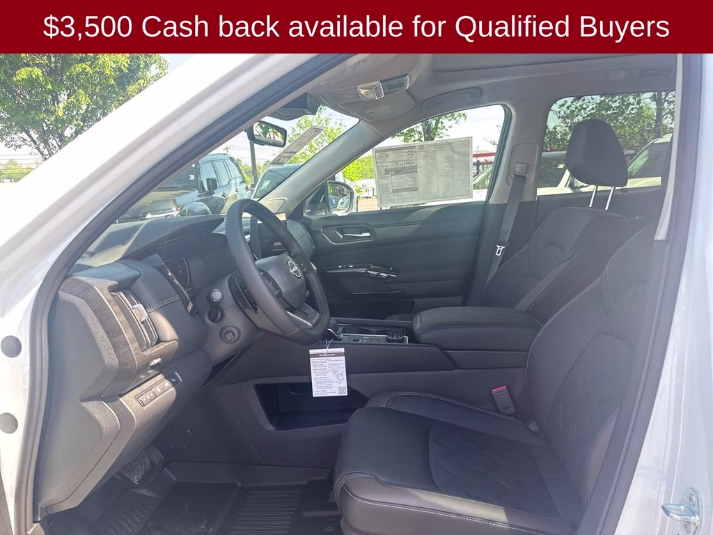 2026 Everest White Pearl Tricoat Nissan Pathfinder Platinum 4X4 SUV