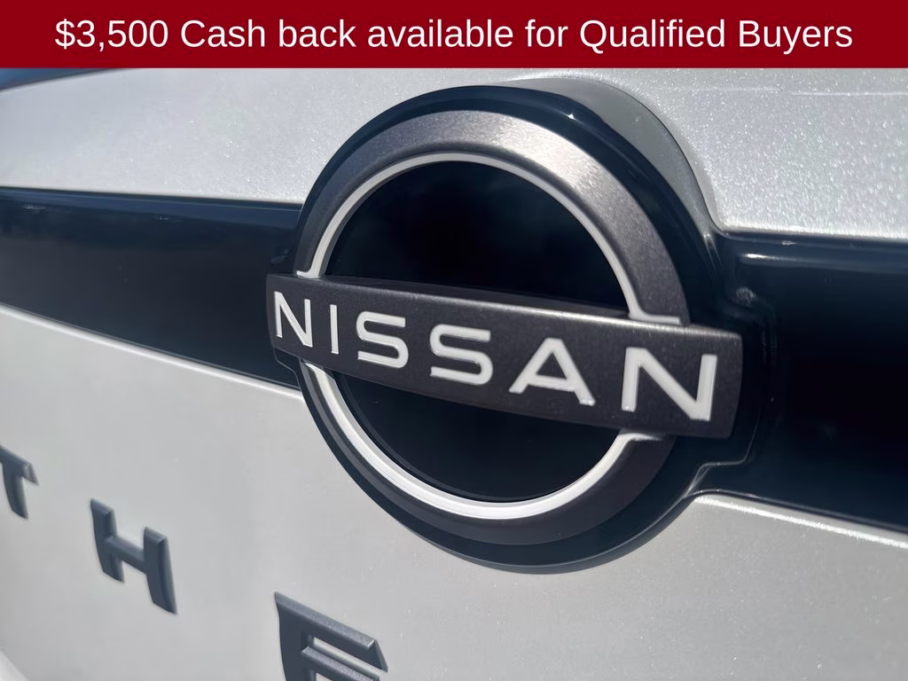 2026 Everest White Pearl Tricoat Nissan Pathfinder Platinum 4X4 SUV
