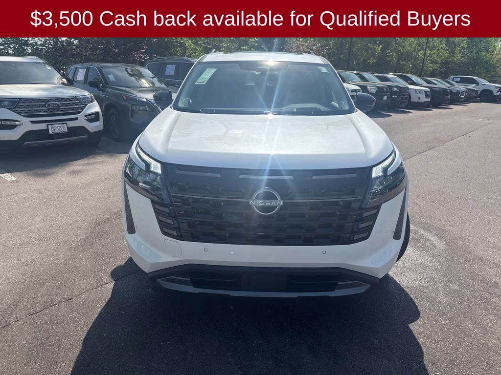 2026 Everest White Pearl Tricoat Nissan Pathfinder Platinum 4X4 SUV
