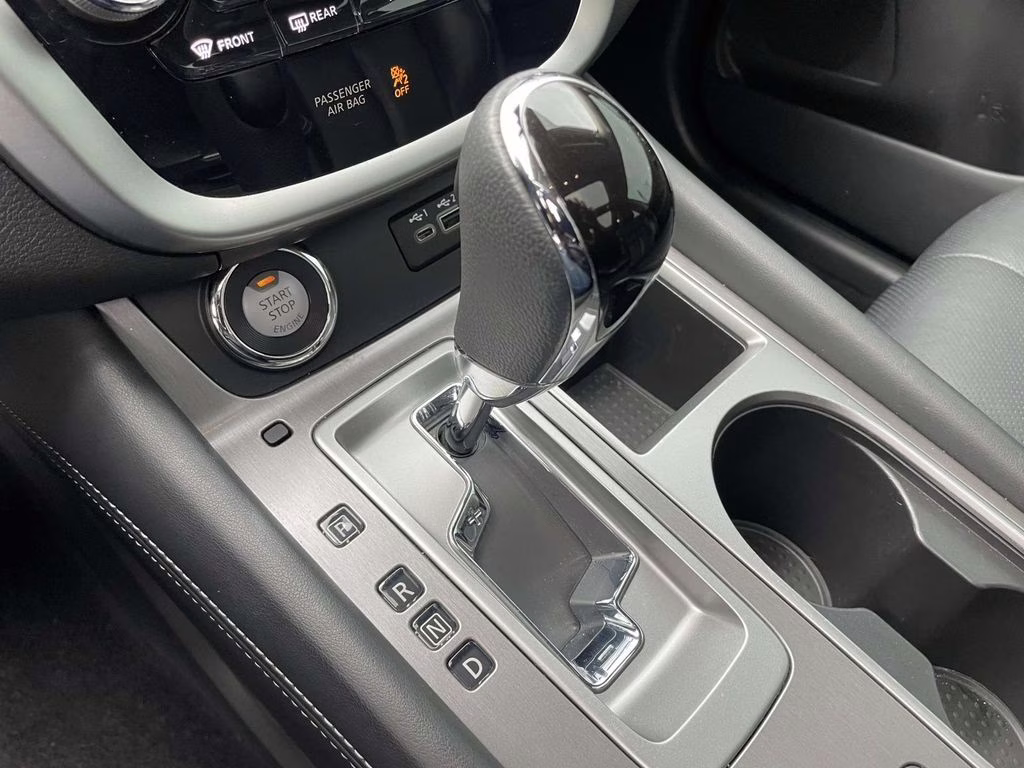 2024 Super Black Nissan Murano SL FWD SUV