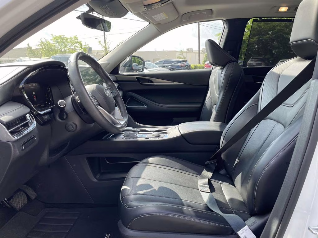 2023 Majestic White INFINITI QX60 LUXE FWD SUV