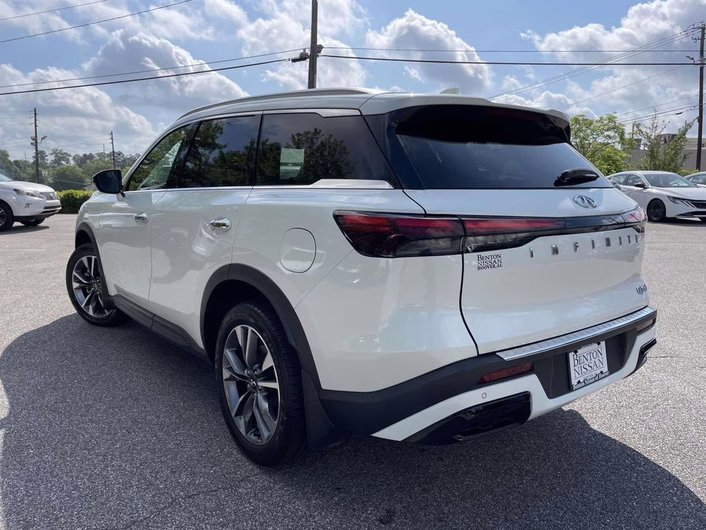 2023 Majestic White INFINITI QX60 LUXE FWD SUV
