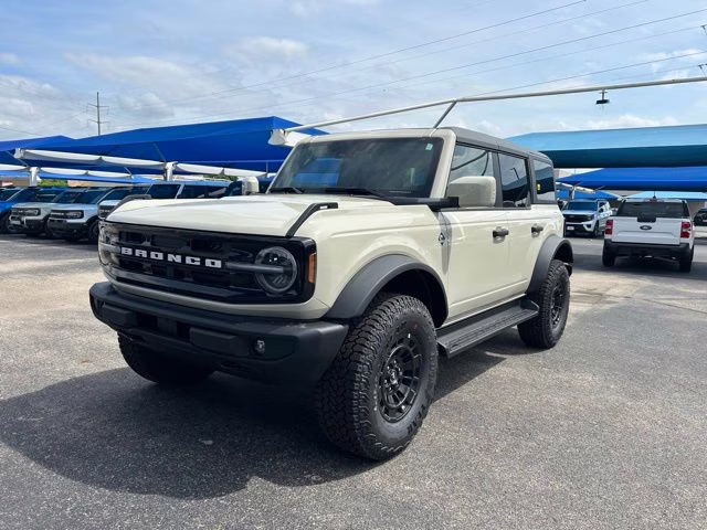 2026 Desert Sand Ford Bronco Outer Banks 4X4 SUV