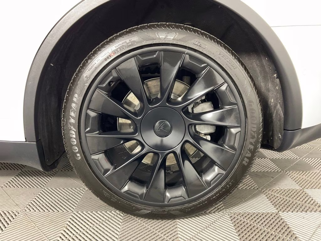 2021 Pearl White Multi-Coat Tesla Model Y Long Range AWD SUV