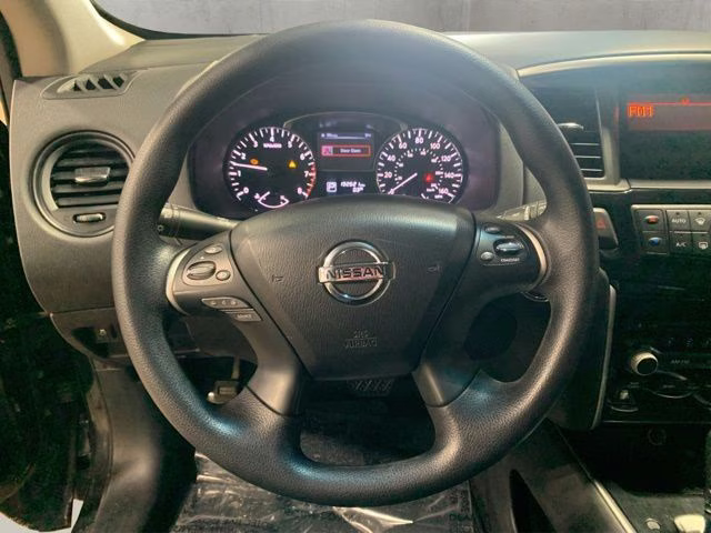 2014 Super Black Metallic Nissan Pathfinder S FWD SUV