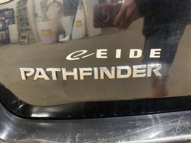 2014 Super Black Metallic Nissan Pathfinder S FWD SUV
