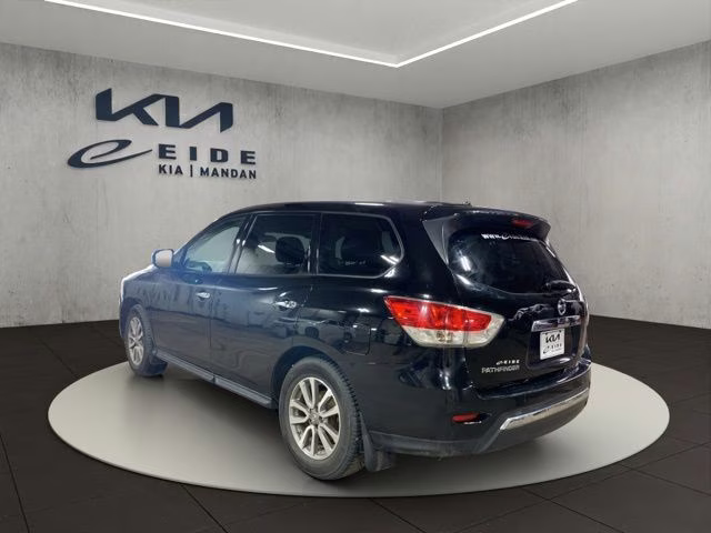 2014 Super Black Metallic Nissan Pathfinder S FWD SUV
