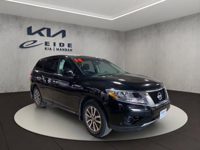 2014 Super Black Metallic Nissan Pathfinder S FWD SUV