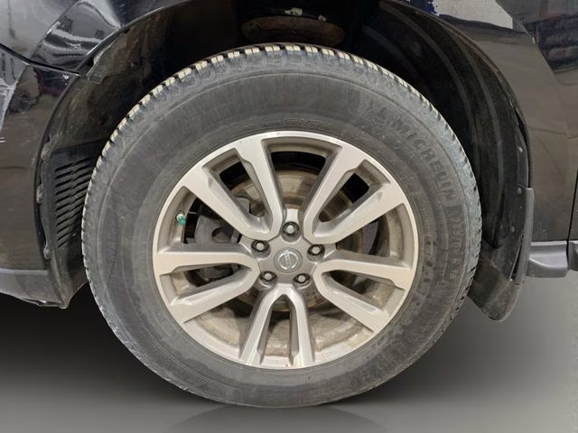 2014 Super Black Metallic Nissan Pathfinder S FWD SUV