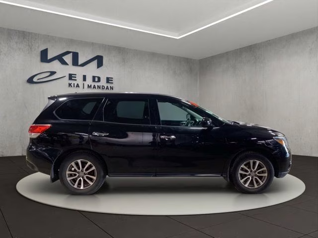 2014 Super Black Metallic Nissan Pathfinder S FWD SUV