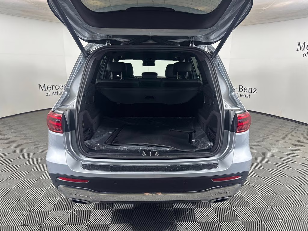 2025 Cirrus Silver Metallic Mercedes-Benz GLB GLB 250 FWD SUV