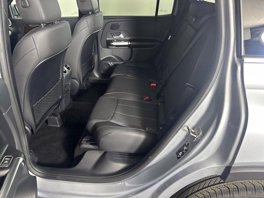 2025 Cirrus Silver Metallic Mercedes-Benz GLB GLB 250 FWD SUV