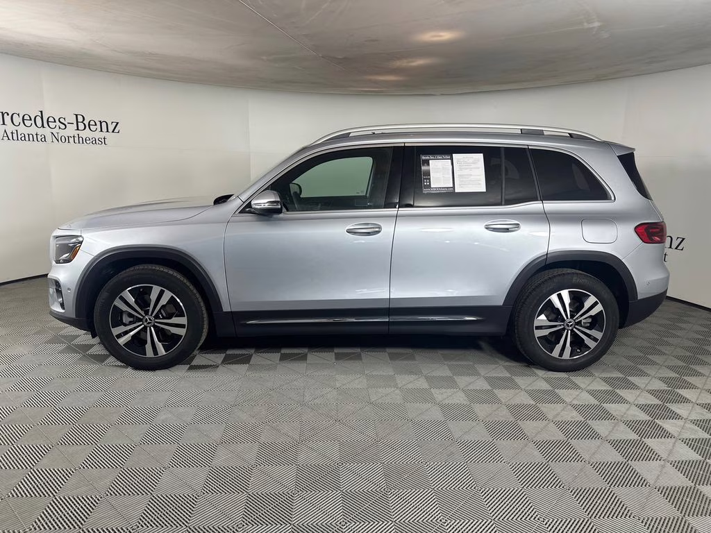 2025 Cirrus Silver Metallic Mercedes-Benz GLB GLB 250 FWD SUV