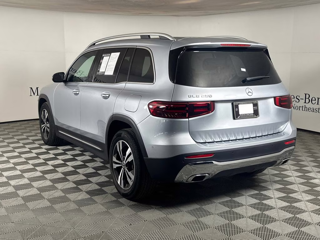 2025 Cirrus Silver Metallic Mercedes-Benz GLB GLB 250 FWD SUV