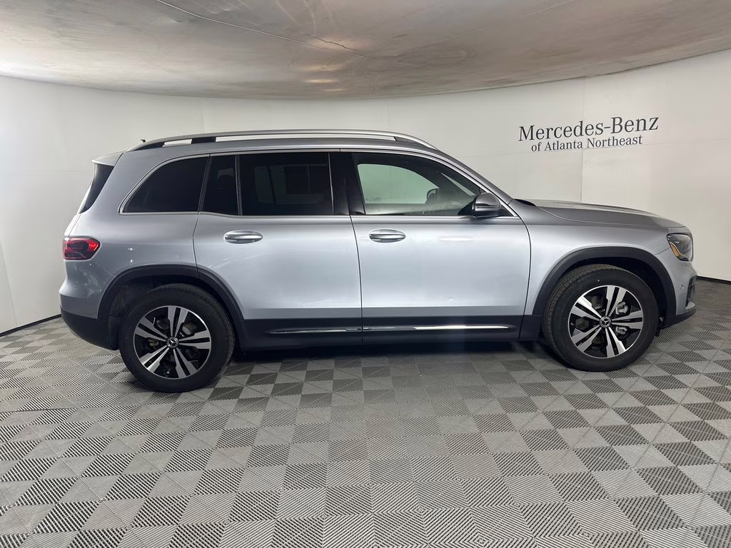 2025 Cirrus Silver Metallic Mercedes-Benz GLB GLB 250 FWD SUV