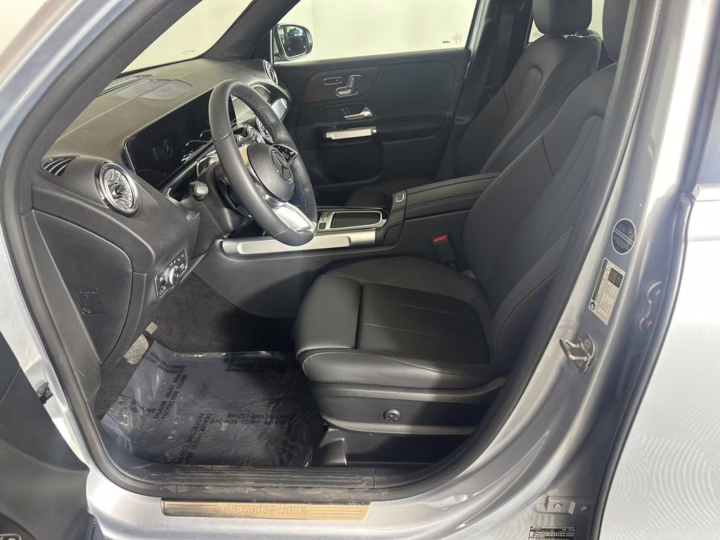 2025 Cirrus Silver Metallic Mercedes-Benz GLB GLB 250 FWD SUV
