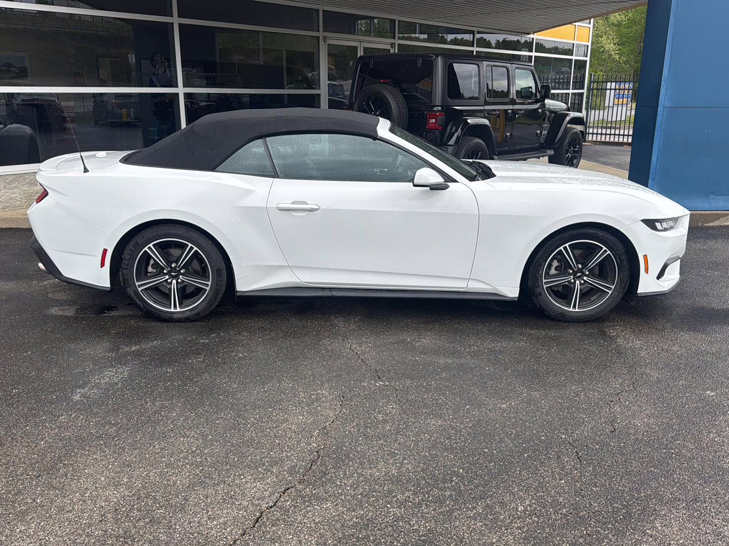 2024 Oxford White Ford Mustang EcoBoost Premium RWD Convertible
