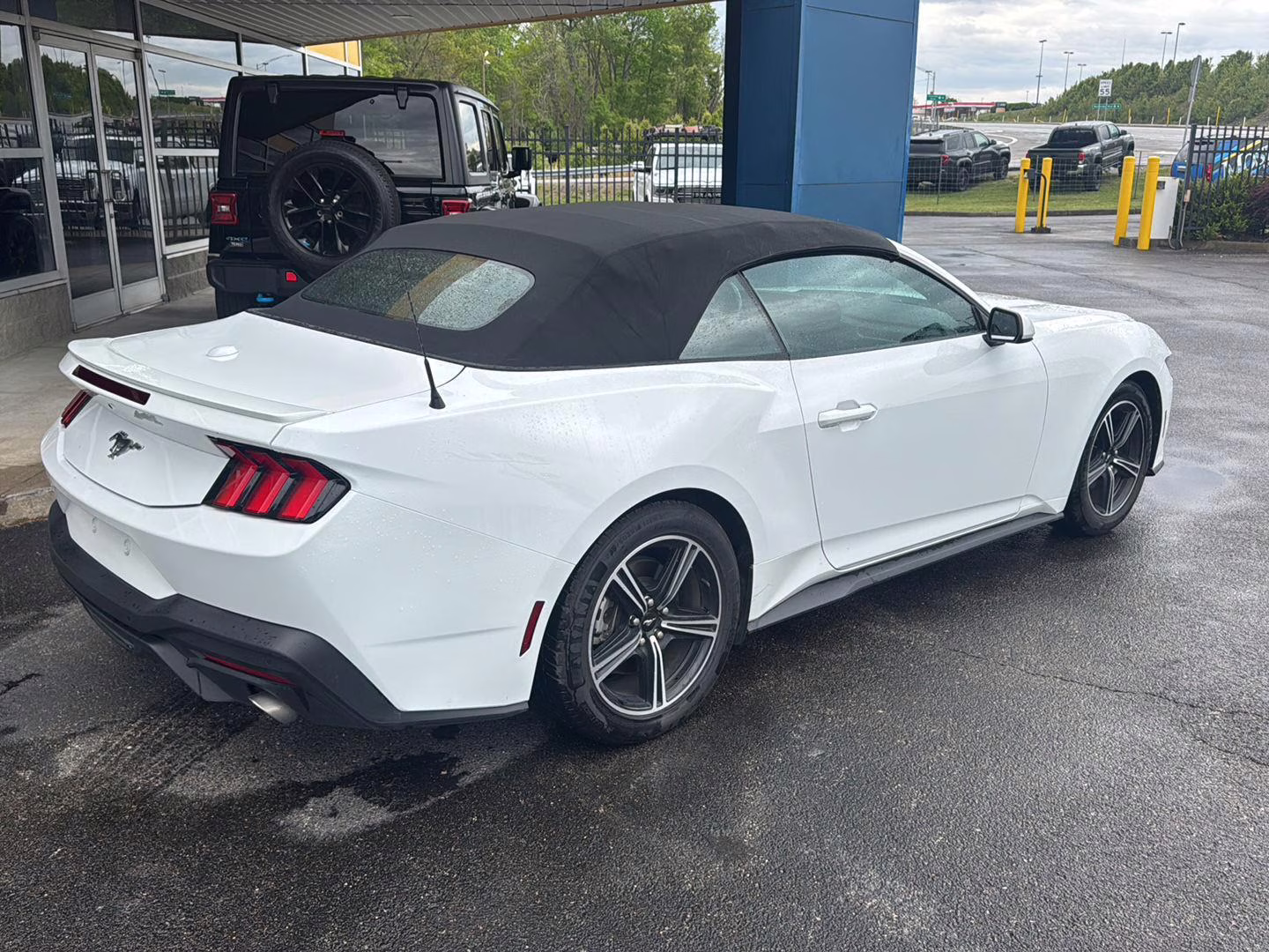 2024 Oxford White Ford Mustang EcoBoost Premium RWD Convertible
