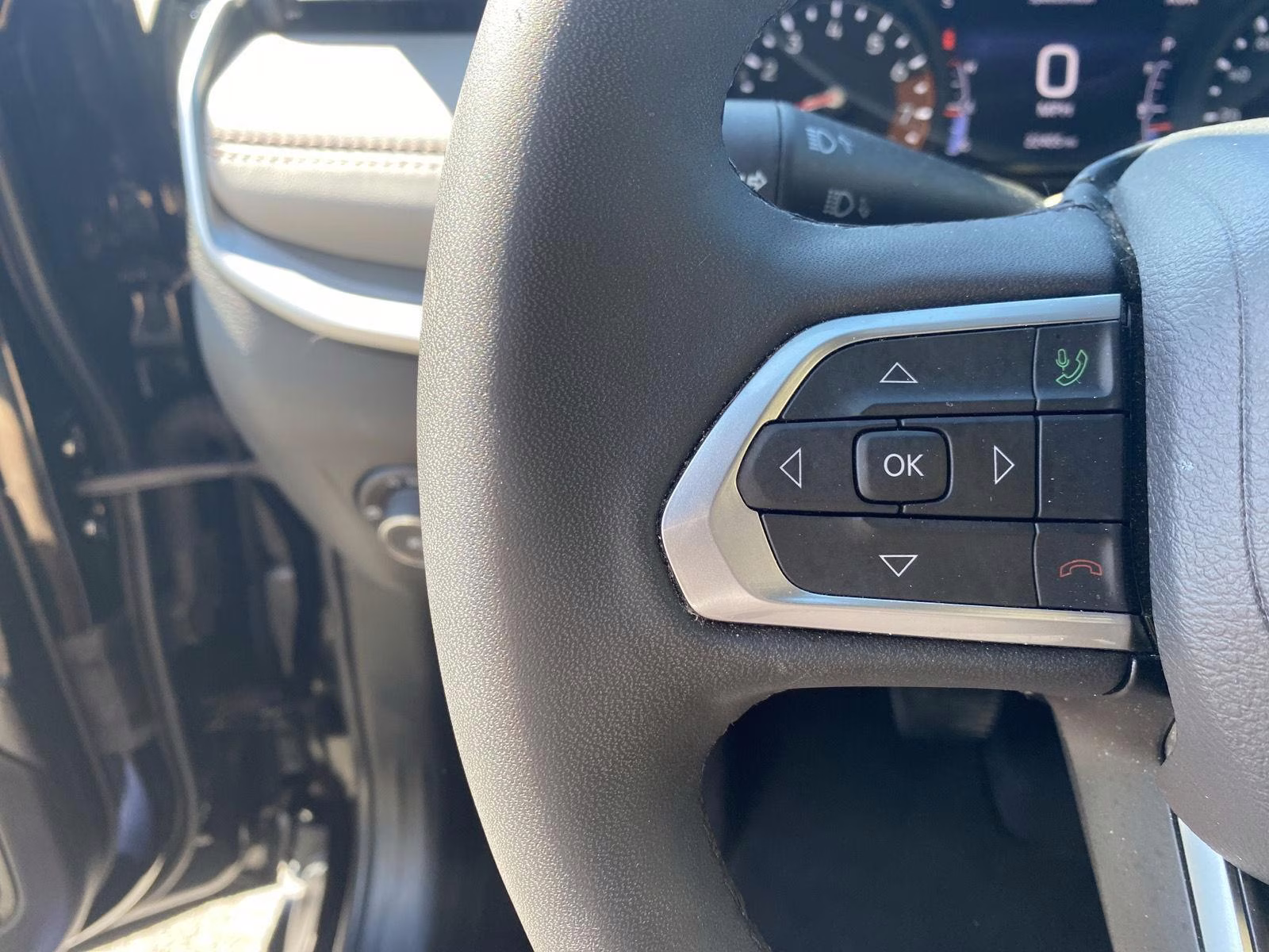 2025 Diamond Black Crystal Pearlcoat Jeep Compass Limited 4X4 SUV