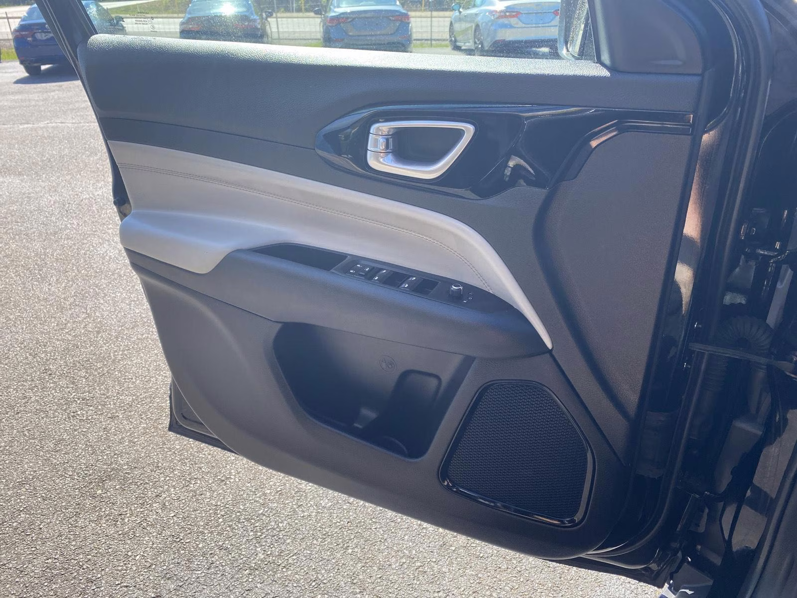 2025 Diamond Black Crystal Pearlcoat Jeep Compass Limited 4X4 SUV