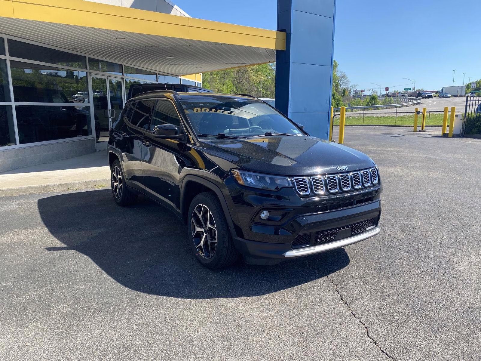 2025 Diamond Black Crystal Pearlcoat Jeep Compass Limited 4X4 SUV
